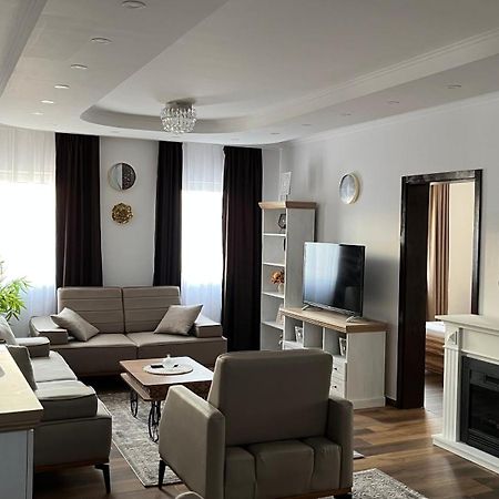 Airport Sky Apartments Lux Βελιγράδι Εξωτερικό φωτογραφία