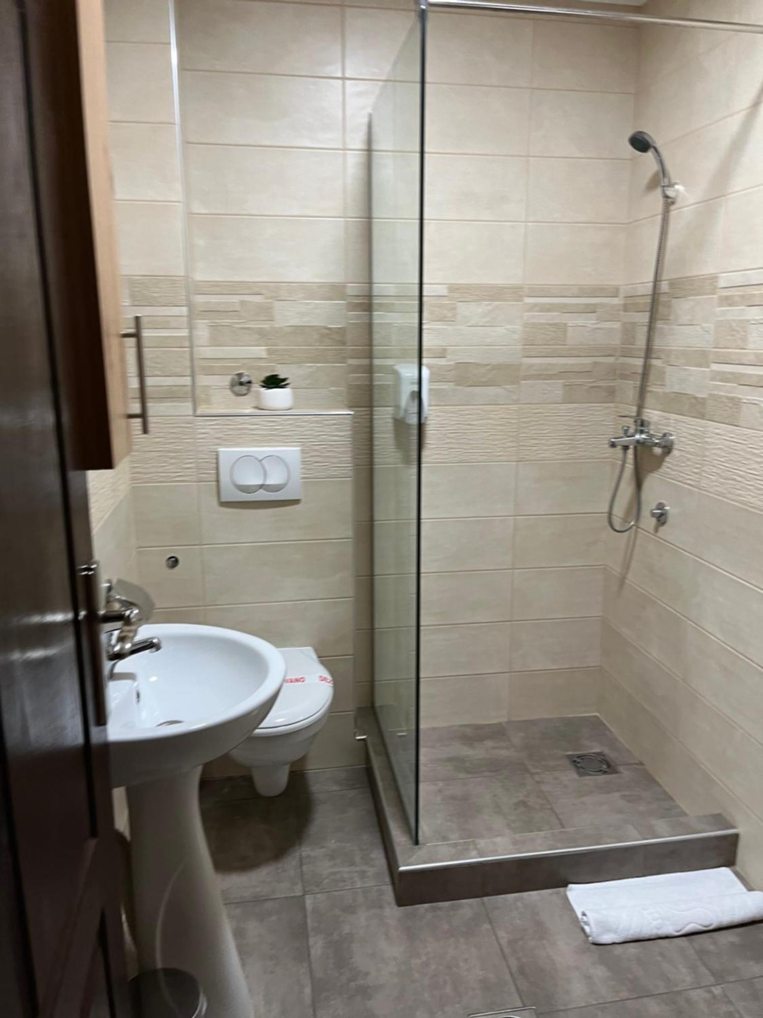 Airport Sky Apartments Lux Βελιγράδι Εξωτερικό φωτογραφία