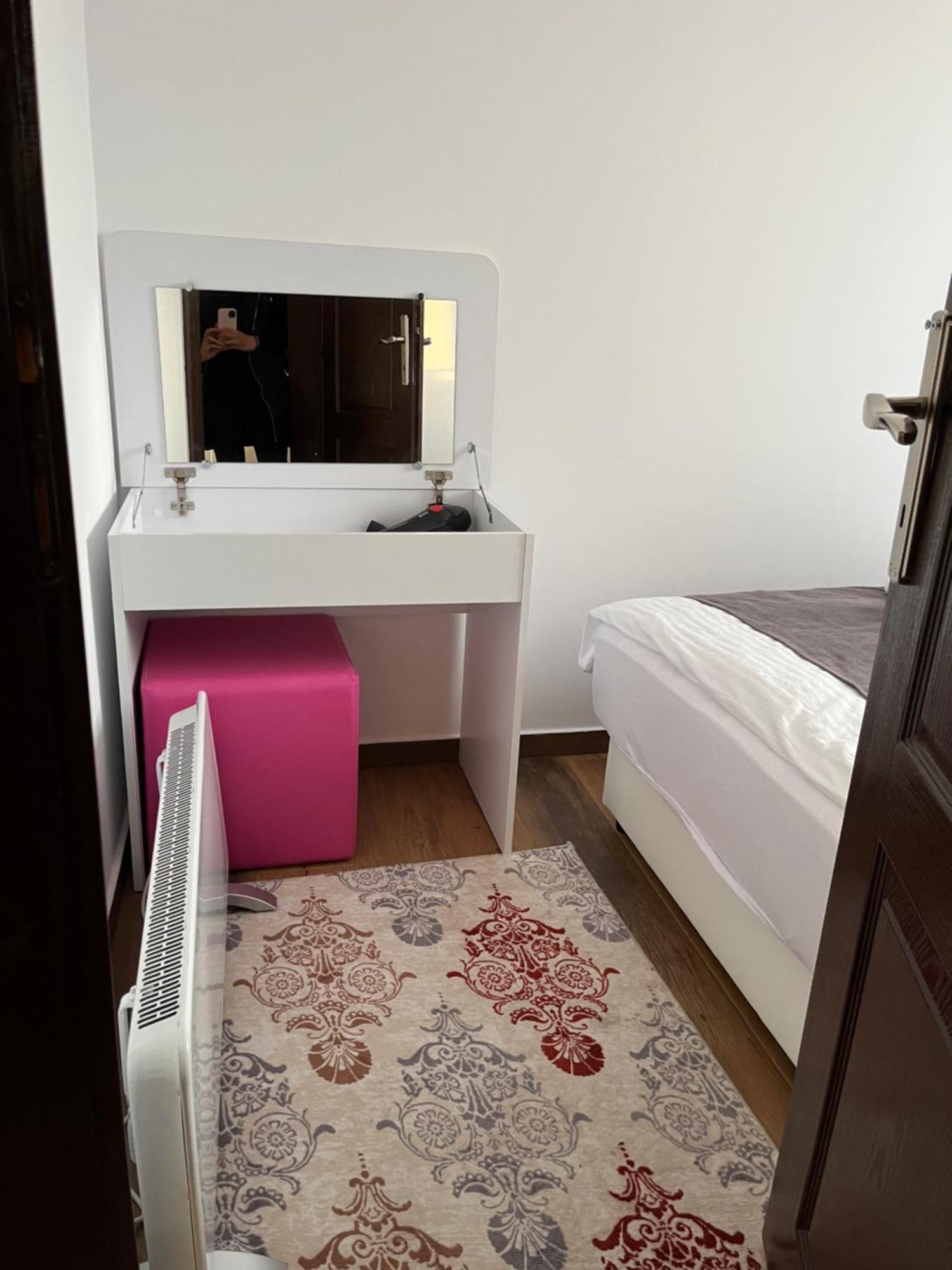 Airport Sky Apartments Lux Βελιγράδι Εξωτερικό φωτογραφία